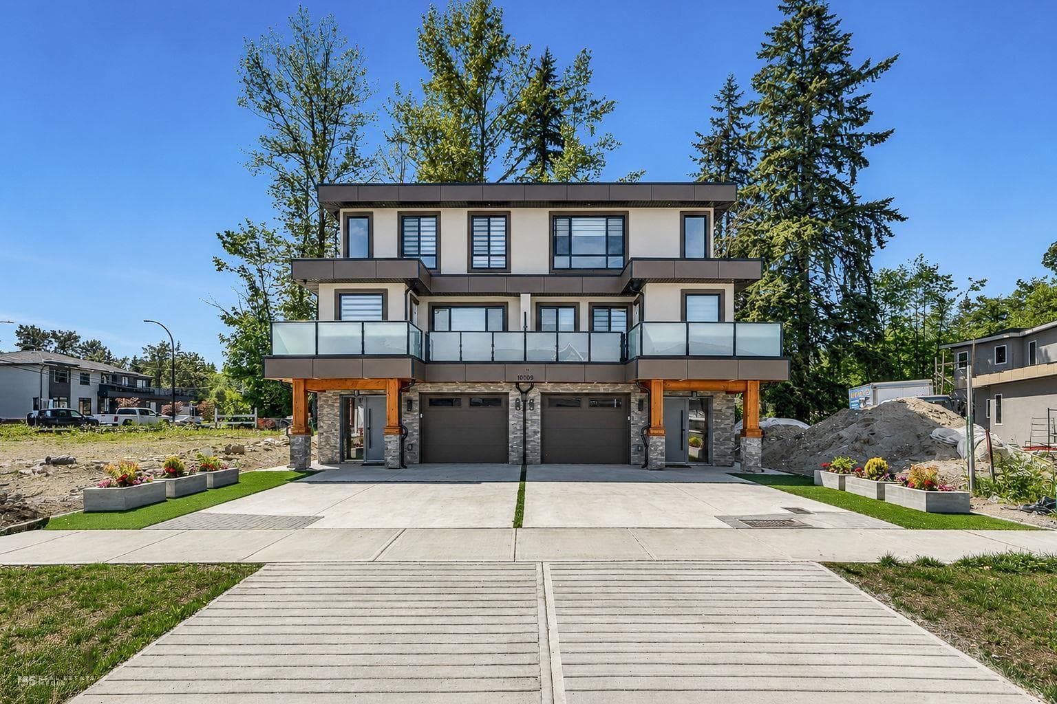 Brand-New Scandinavian-Inspired Half Duplex in Fraser Heights - photo 2