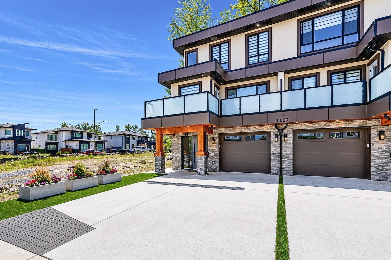 Brand-New Scandinavian-Inspired Half Duplex in Fraser Heights - photo 3